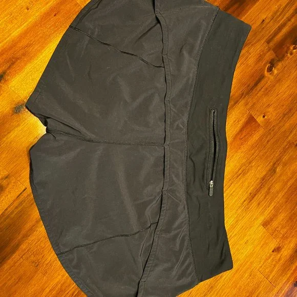 Lululemon Speed Up Low-Rise Lined Shorts in Black - Picture 6 of 8